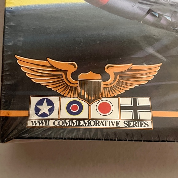 AMT Ertl P-47D Thunderbolt Model Plane Kit 1:48 scale Model 8886 1990 Sealed Box - Picture 9 of 11